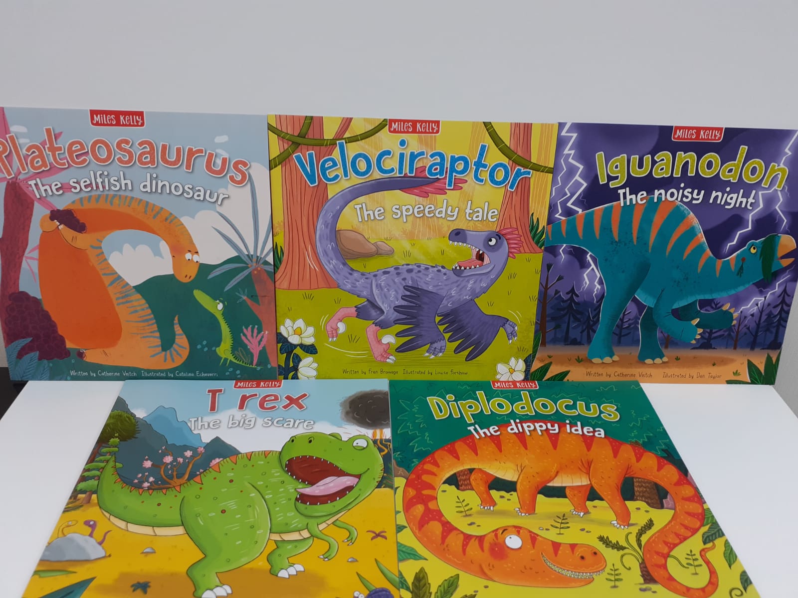 Miles Kelly Dinosaur Adventures Collection Set - A Set (5 Books)